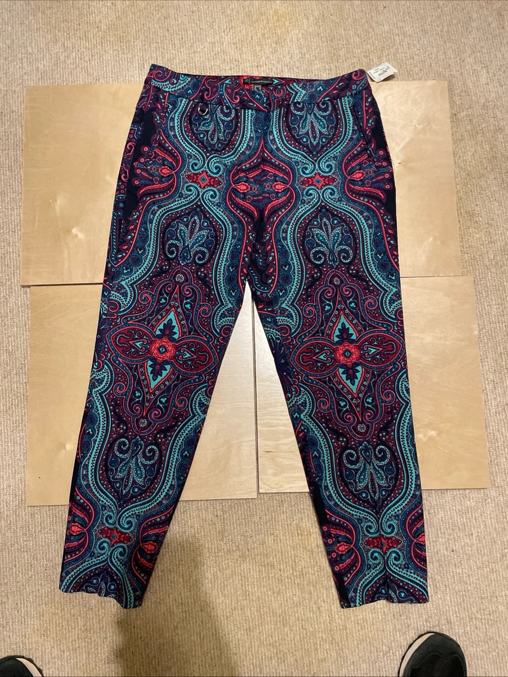 Adrianna Papell Teal & Magenta Paisley Waistband Pants NWT Size 10
